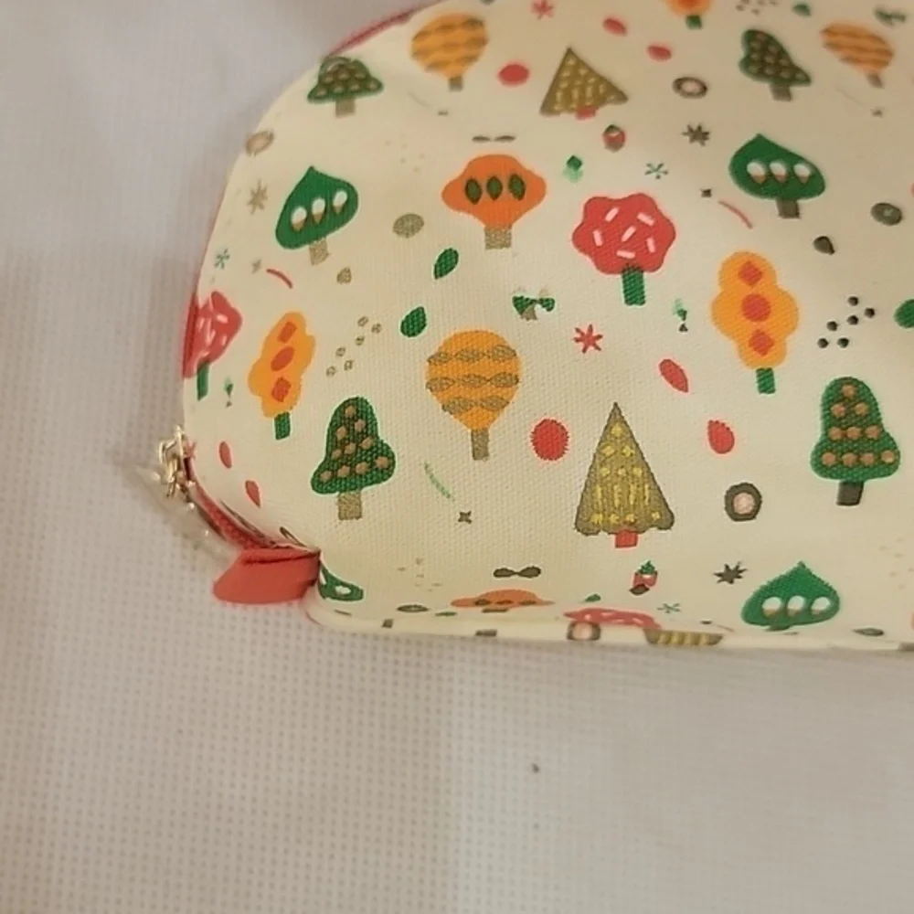 NEW - L'OCCITANE EN PROVENCE COSMETIC‎ BAG